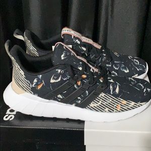 Womens Adidas Questar Flow